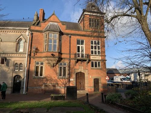 The Conservative Club building, Churchyardside